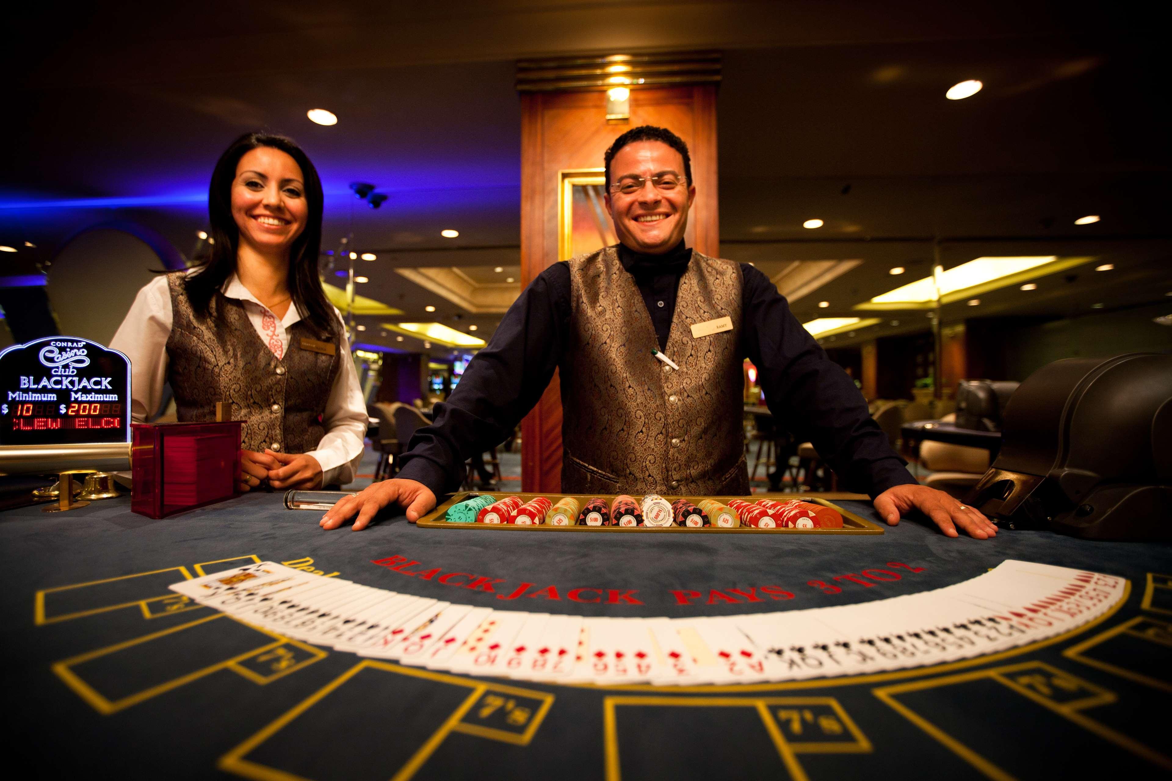 Sofitel Cairo Downtown Nile Otel Dış mekan fotoğraf Casino Barcelona