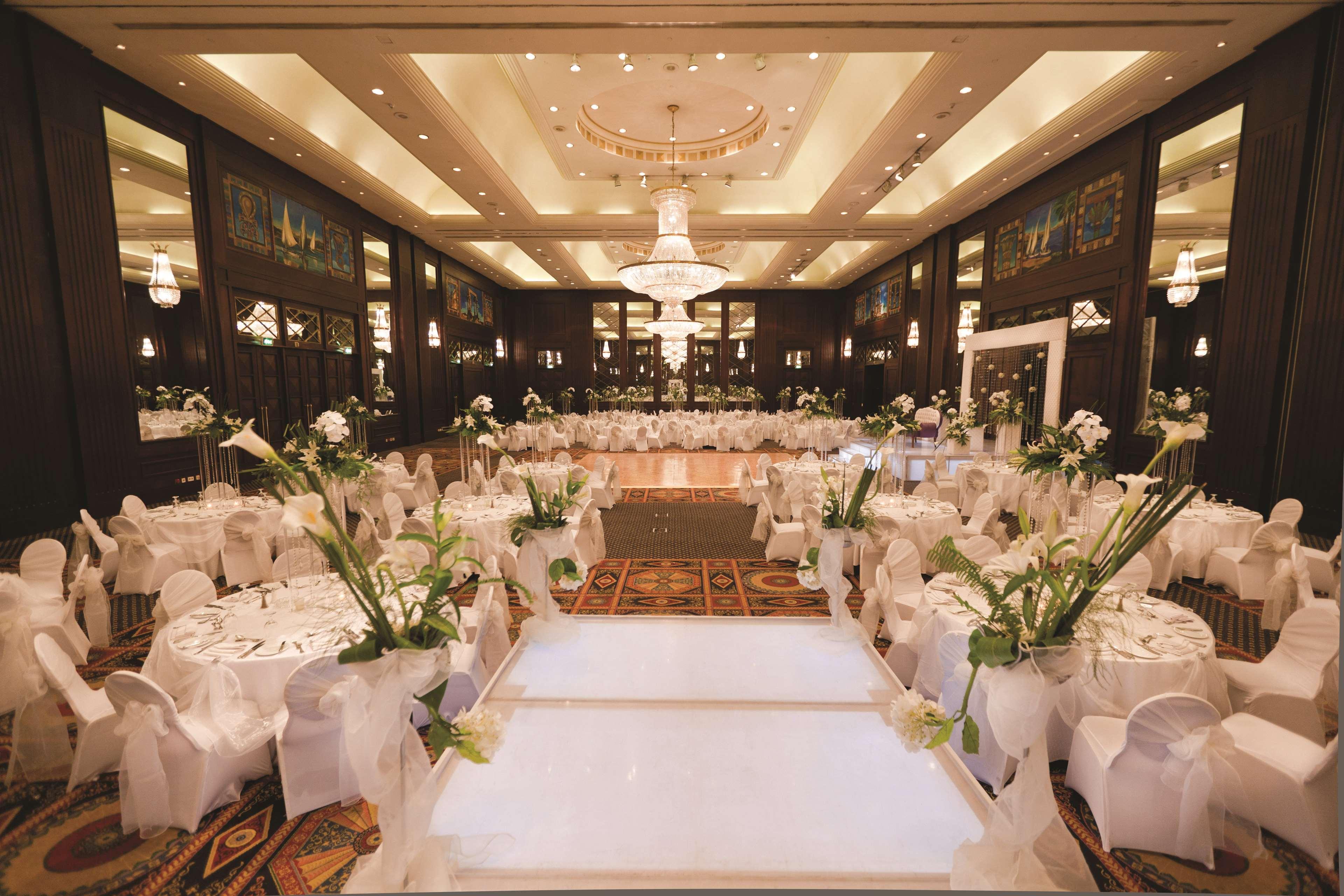 Sofitel Cairo Downtown Nile Otel Restoran fotoğraf The ballroom