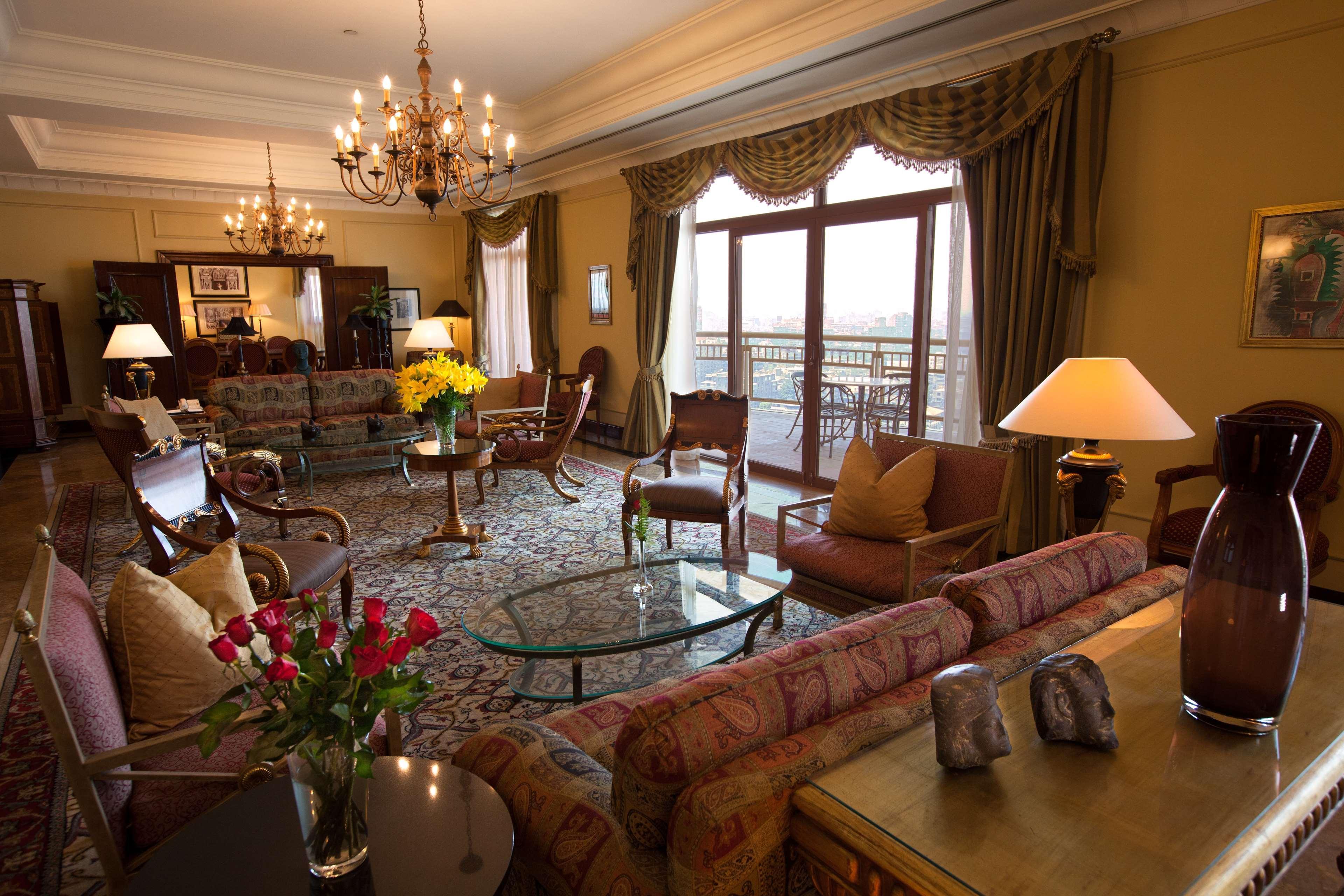 Sofitel Cairo Downtown Nile Otel Oda fotoğraf A suite at the Ritz-Carlton, Dubai