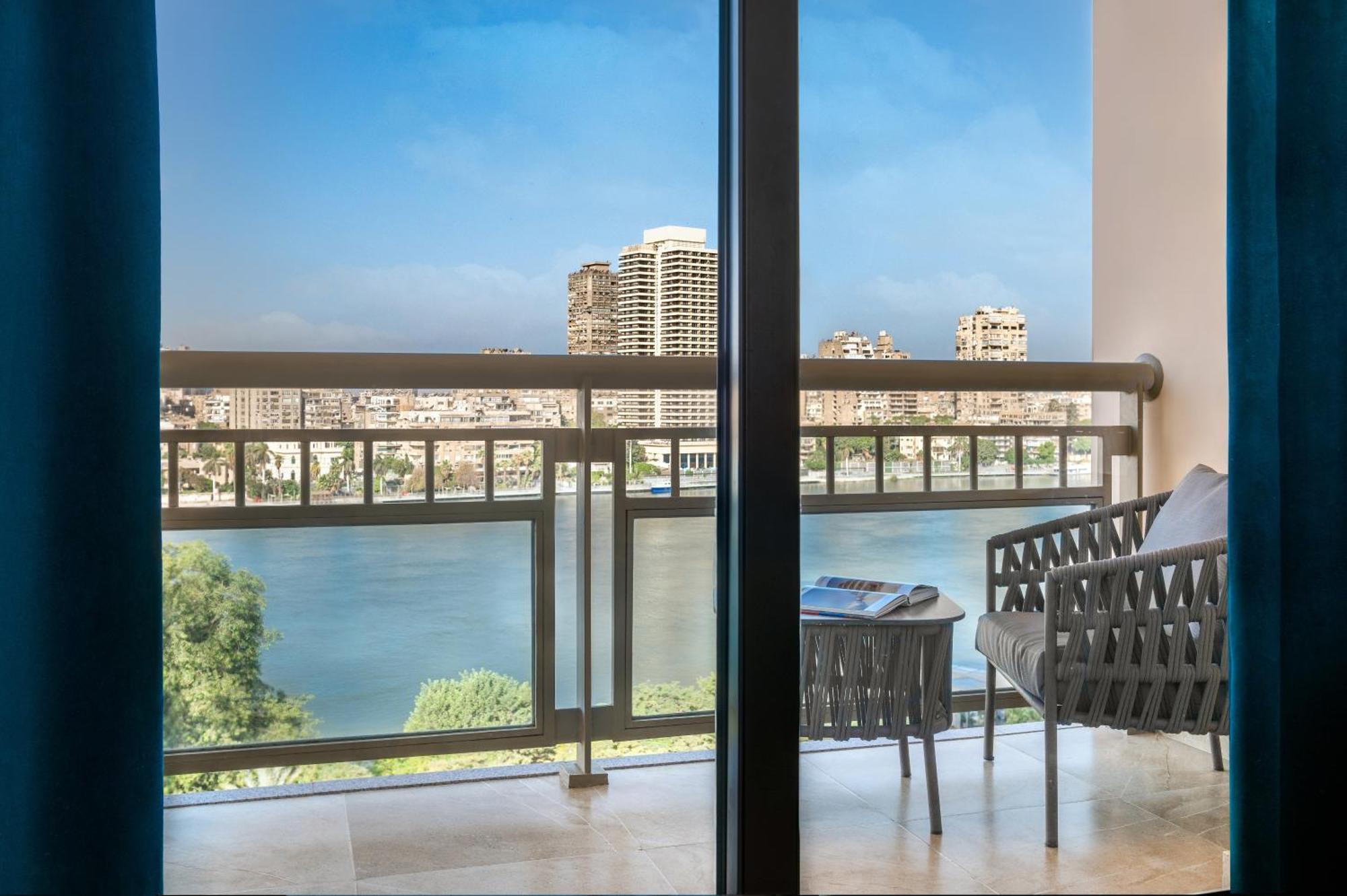 Sofitel Cairo Downtown Nile Otel Dış mekan fotoğraf View from a suite